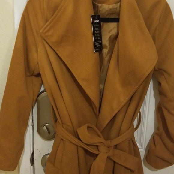 Beautiful camel/green coat. - Picture 6 of 6